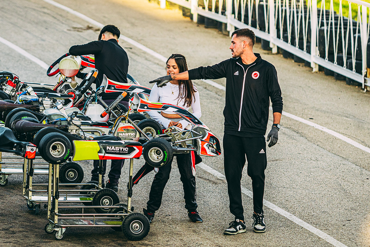 1200x800_8_Karting